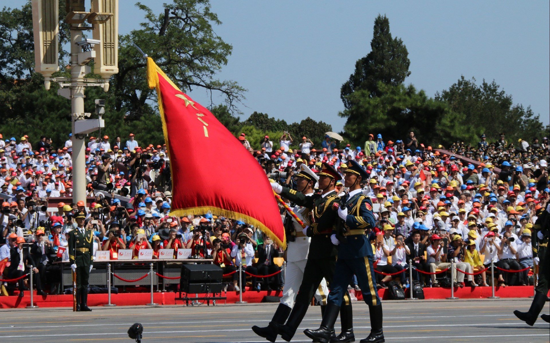 传奇“逆袭”故事：从平凡到伟大的奋斗历程，名人从平凡走向伟大的事例