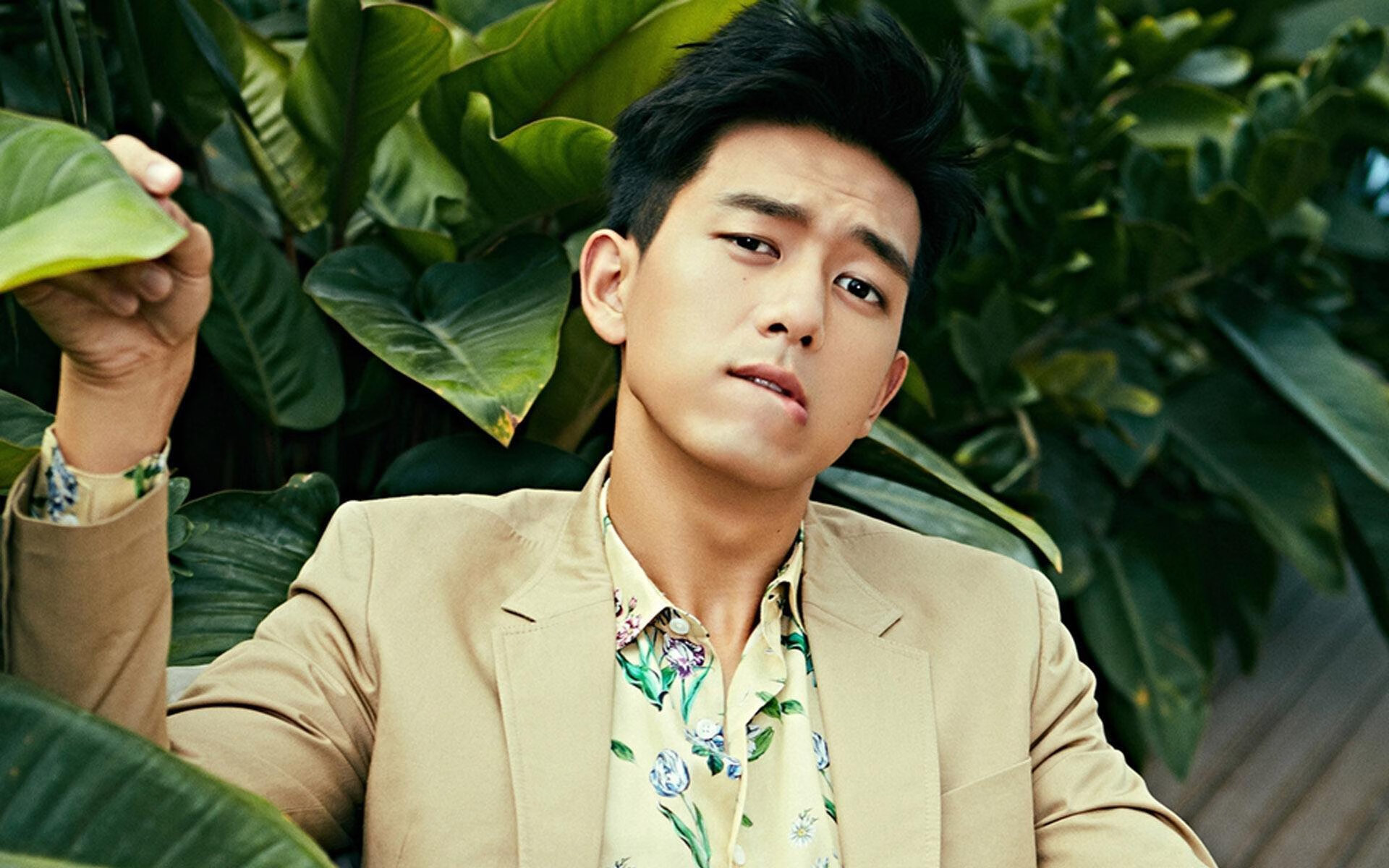 利物浦与巴黎圣日耳曼战平，出线悬念增强，利物浦和巴黎