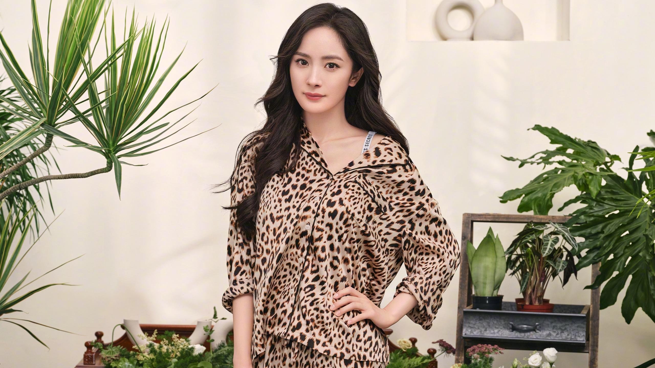 赛场瞬间：第四节王强冷静投中致胜三分，北京瞬间欢腾！，王强采访视频全集