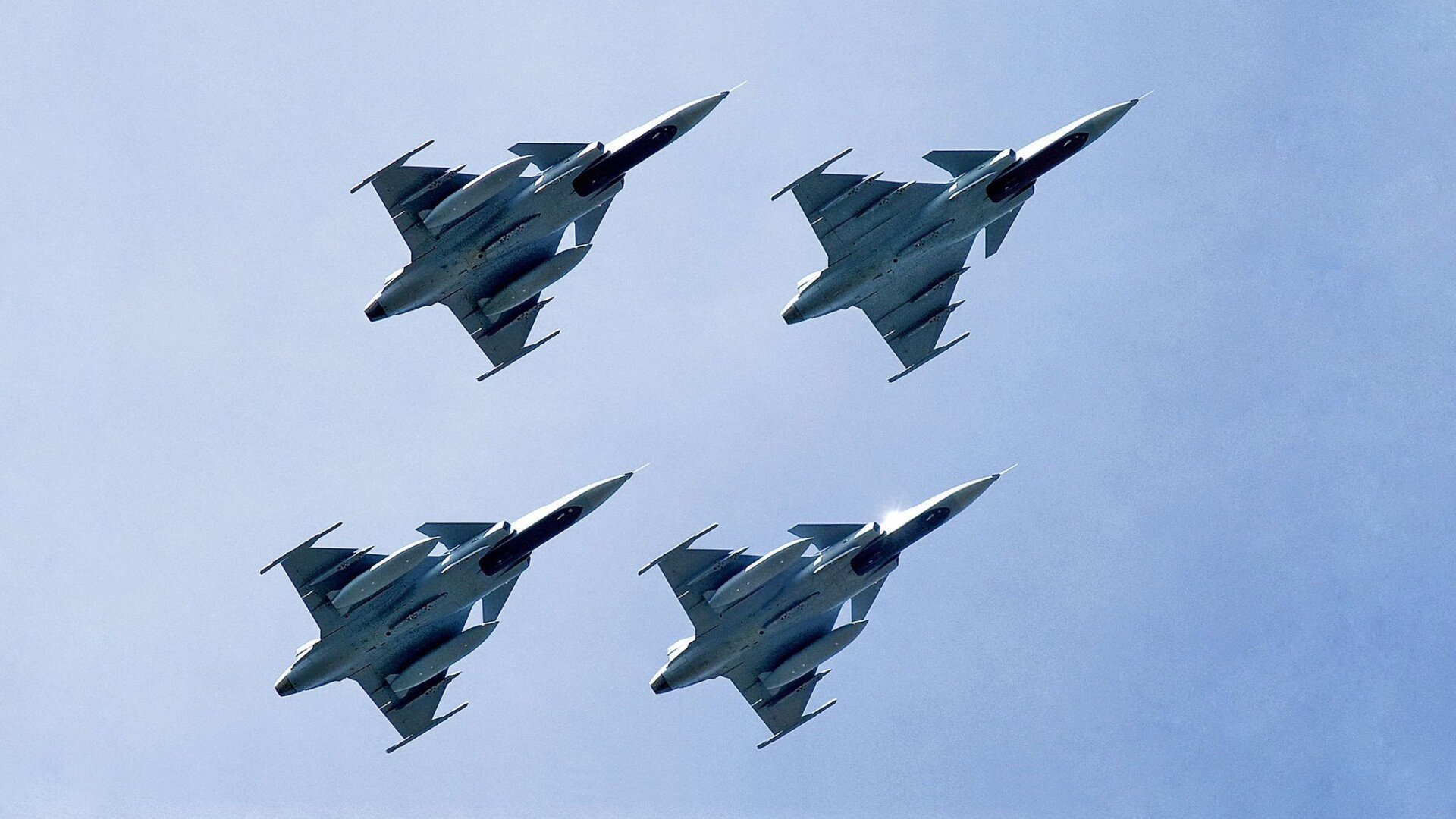 门将参与控球缓解前场压力，门将持球