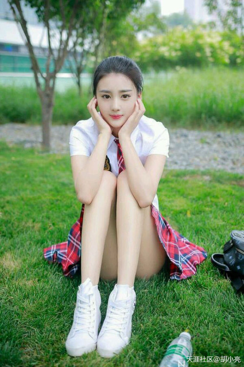 马修·图穆亚的进攻智慧与球场视野，帮助袋鼠队突破敌阵，马修f1